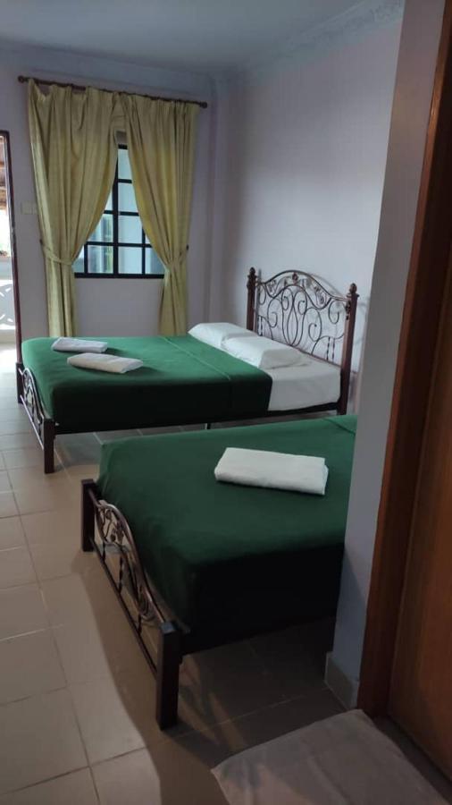 Kanza Beach Inn Marang Ngoại thất bức ảnh