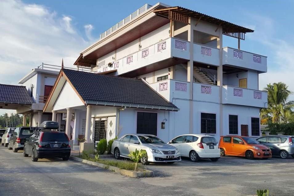 Kanza Beach Inn Marang Ngoại thất bức ảnh