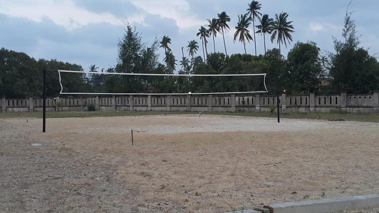 Kanza Beach Inn Marang Ngoại thất bức ảnh