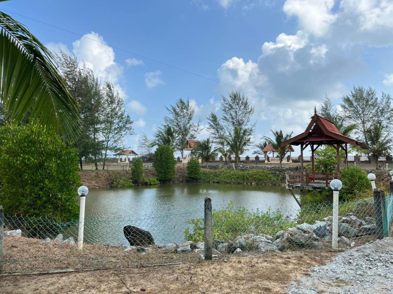 Kanza Beach Inn Marang Ngoại thất bức ảnh