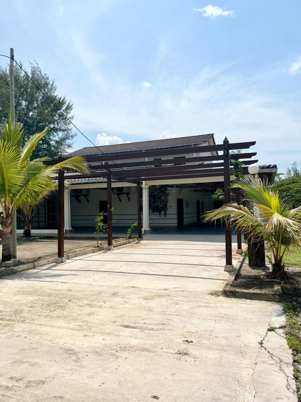 Kanza Beach Inn Marang Ngoại thất bức ảnh