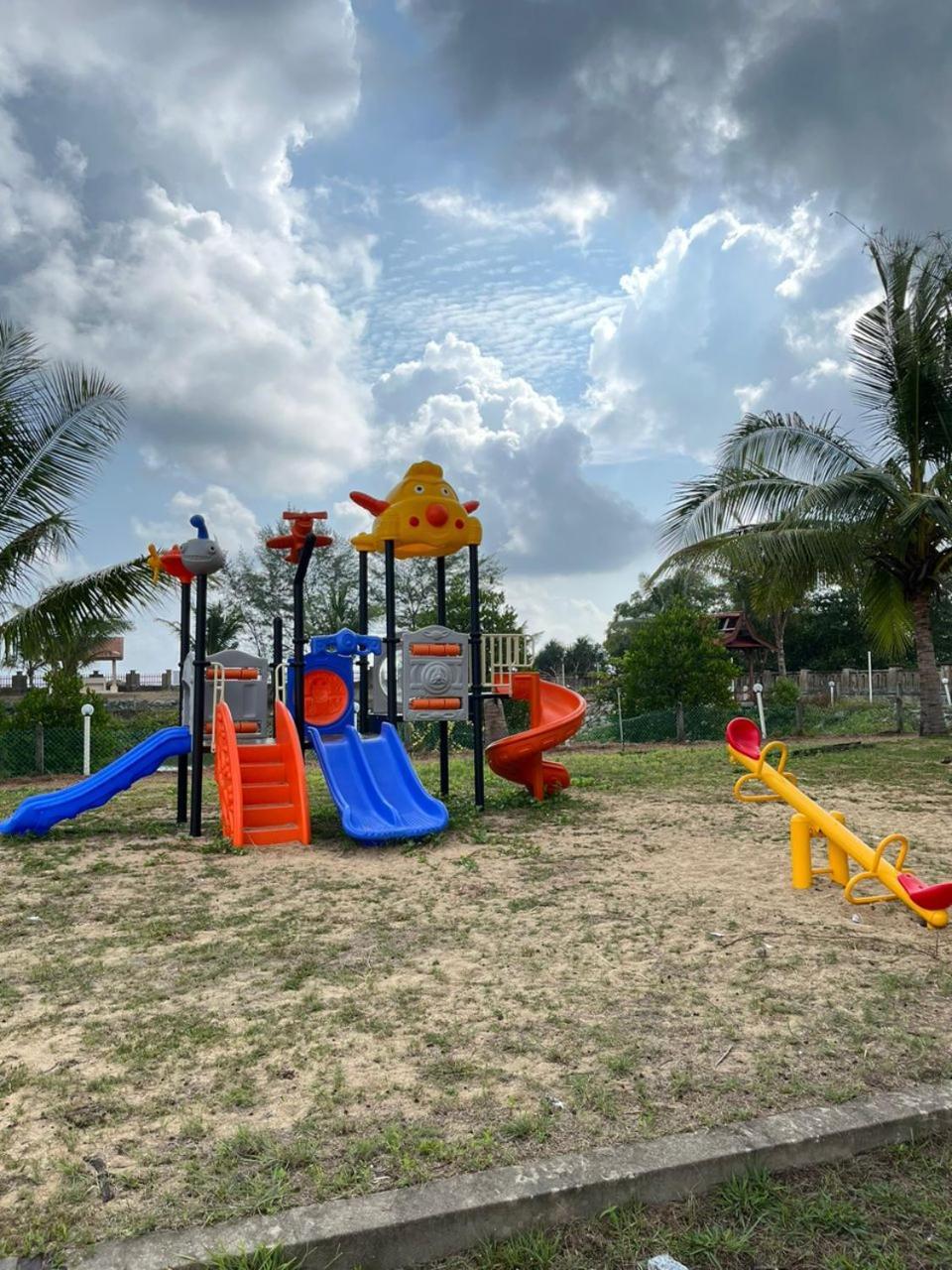 Kanza Beach Inn Marang Ngoại thất bức ảnh