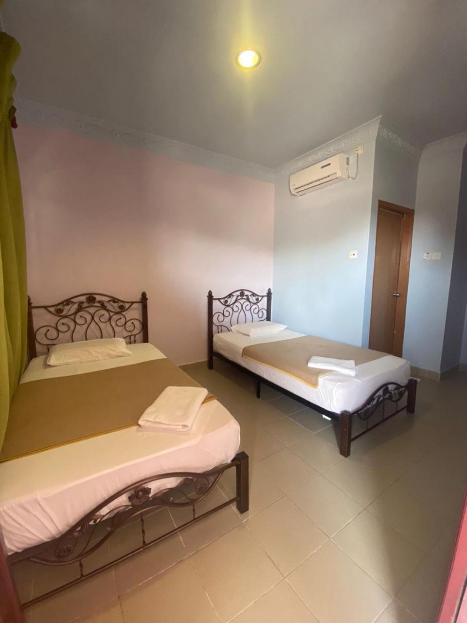 Kanza Beach Inn Marang Ngoại thất bức ảnh
