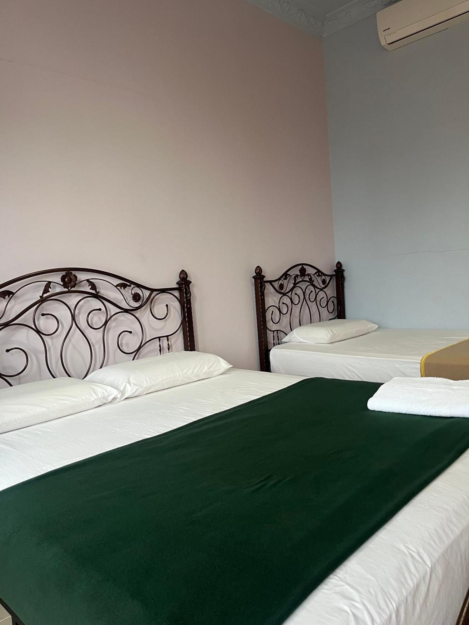 Kanza Beach Inn Marang Ngoại thất bức ảnh
