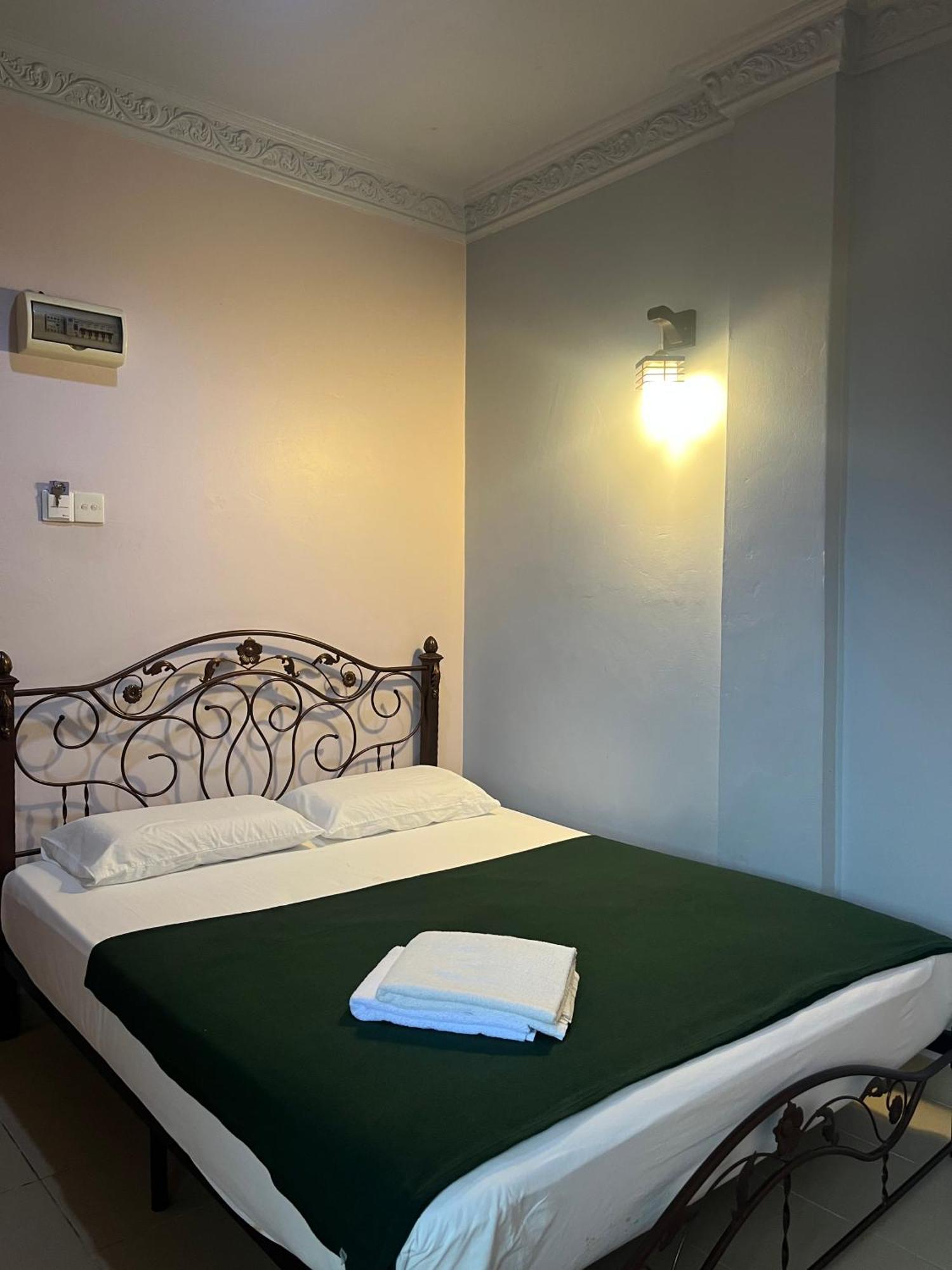 Kanza Beach Inn Marang Ngoại thất bức ảnh