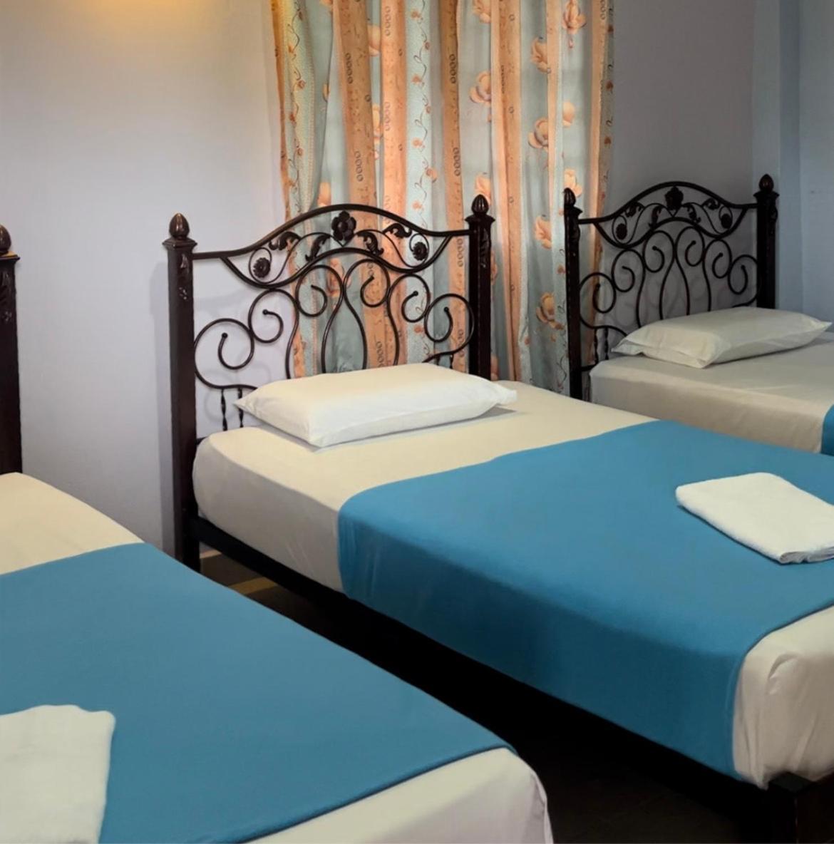 Kanza Beach Inn Marang Ngoại thất bức ảnh