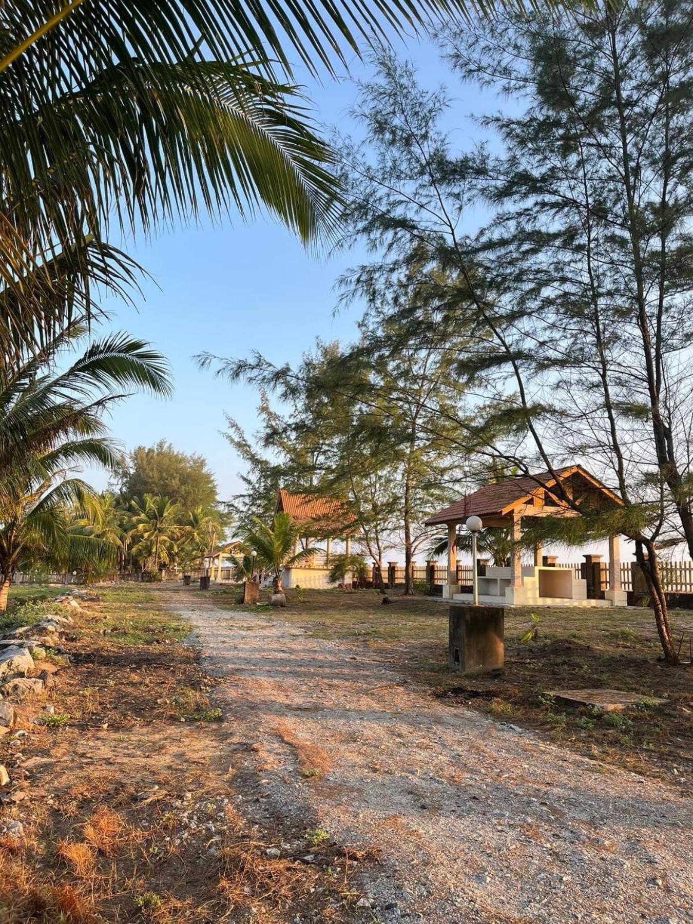 Kanza Beach Inn Marang Ngoại thất bức ảnh