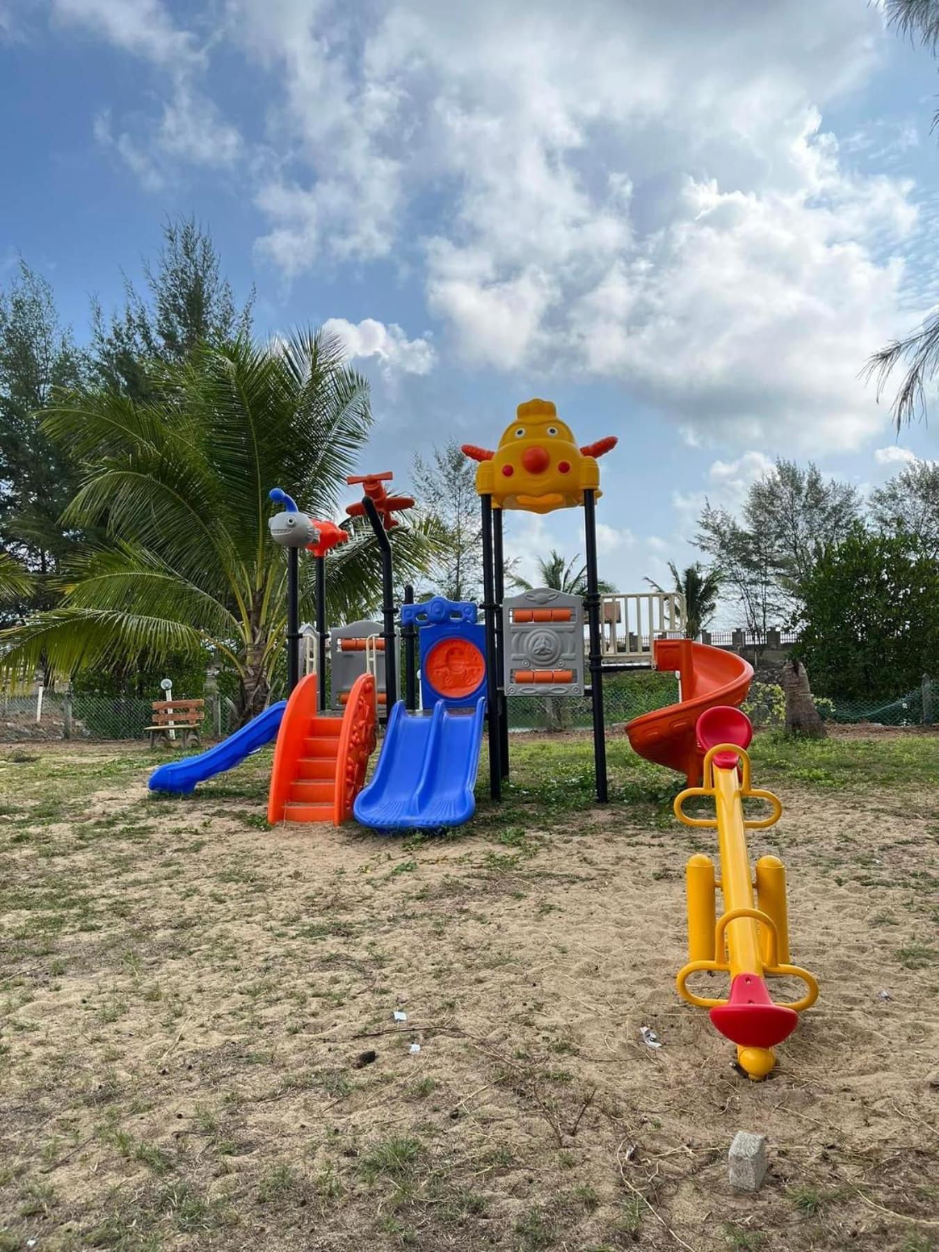 Kanza Beach Inn Marang Ngoại thất bức ảnh